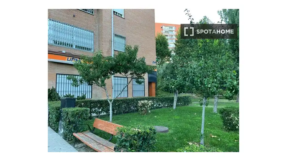 Pis amb terrassa de lloguer a Latina, imagen 13