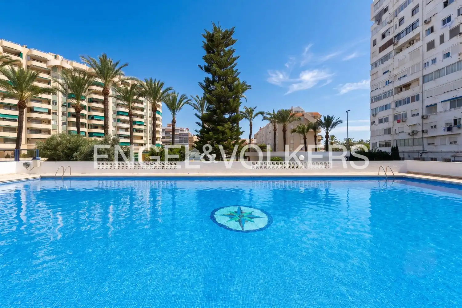 Piso con terraza en alquiler en Avinguda Neptuno, imagen 53
