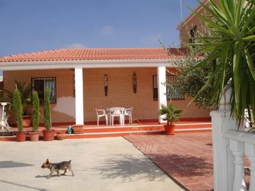 Casa amb piscina en venda a Periurbano Oeste - Sierra