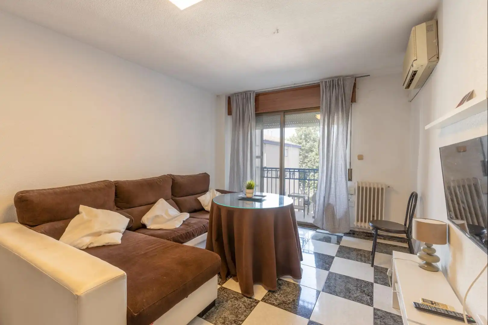 Habitación de Piso en venta en Granada con Aire acondicionado, Calefacción y Balcón