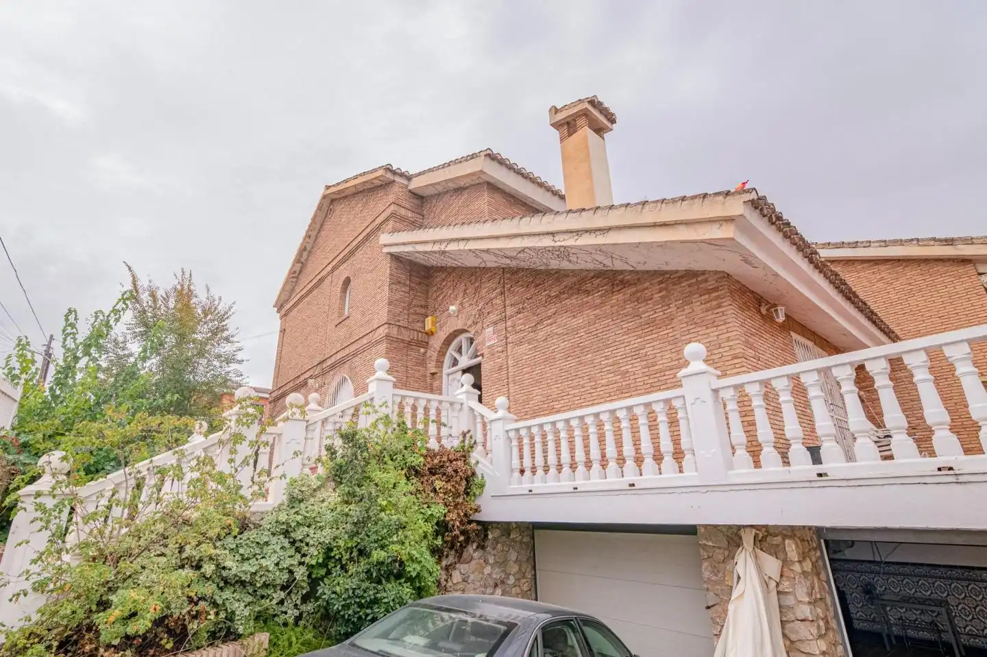 Vista exterior de Casa o xalet en venda en La Zubia amb Calefacció, Jardí privat i Terrassa