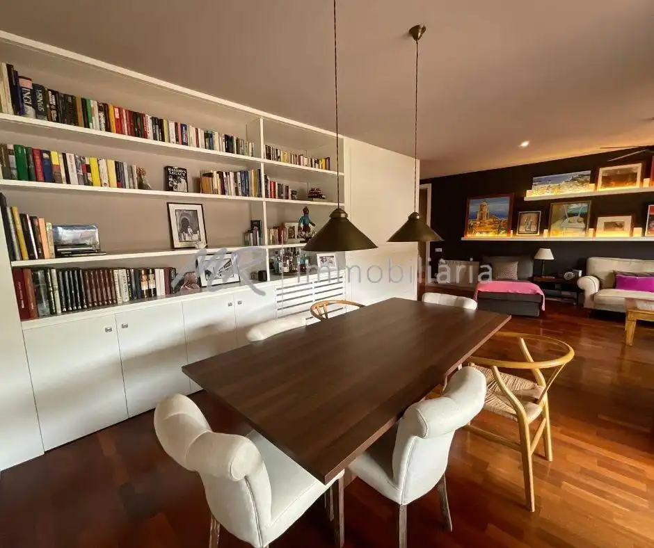 Esszimmer von Dachboden zum Verkauf in Vallromanes mit Heizung, Terrasse und Abstellraum