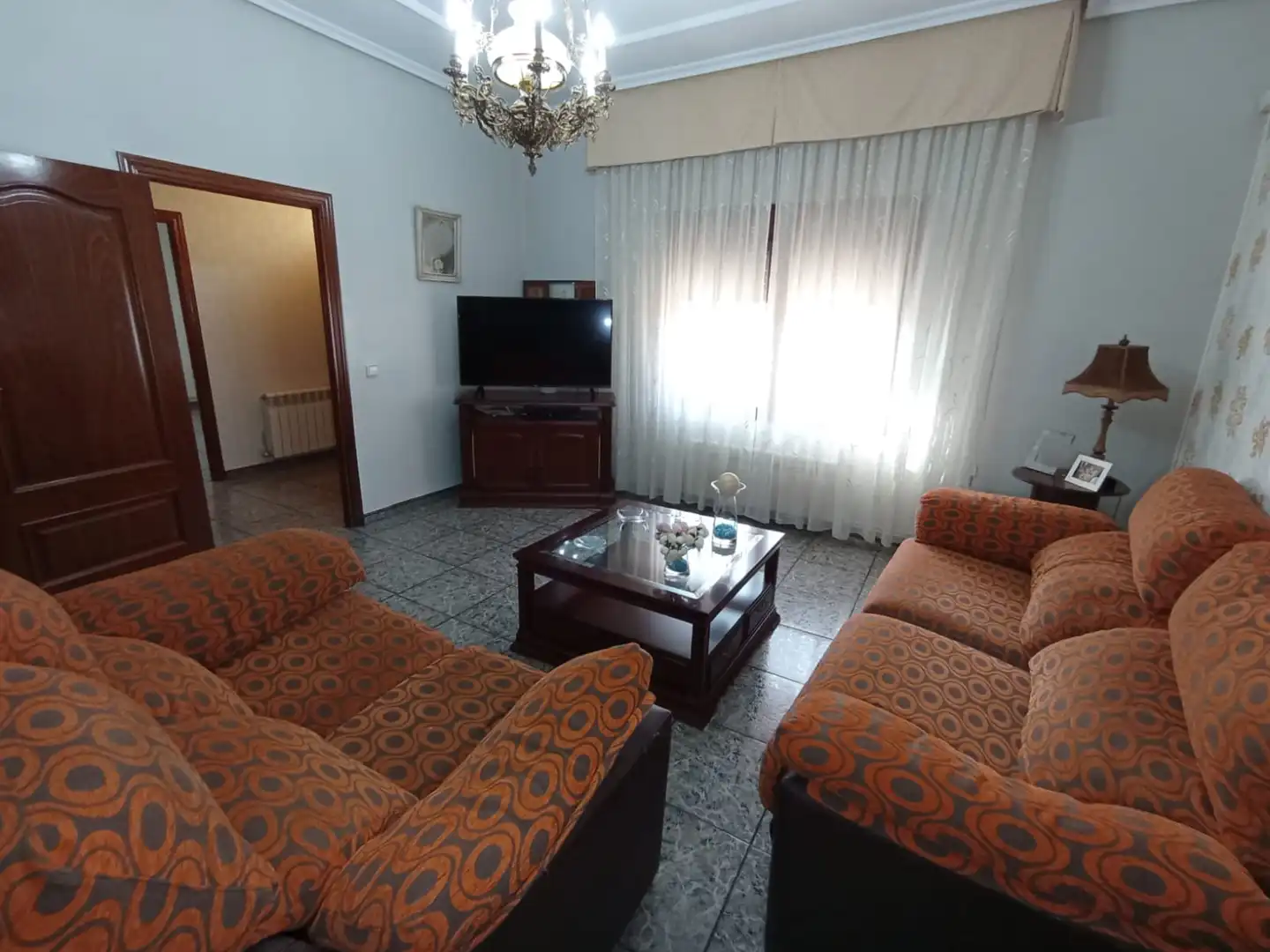 Sala d'estar de Casa o xalet en venda en Tomelloso amb Aire condicionat, Calefacció i Jardí privat