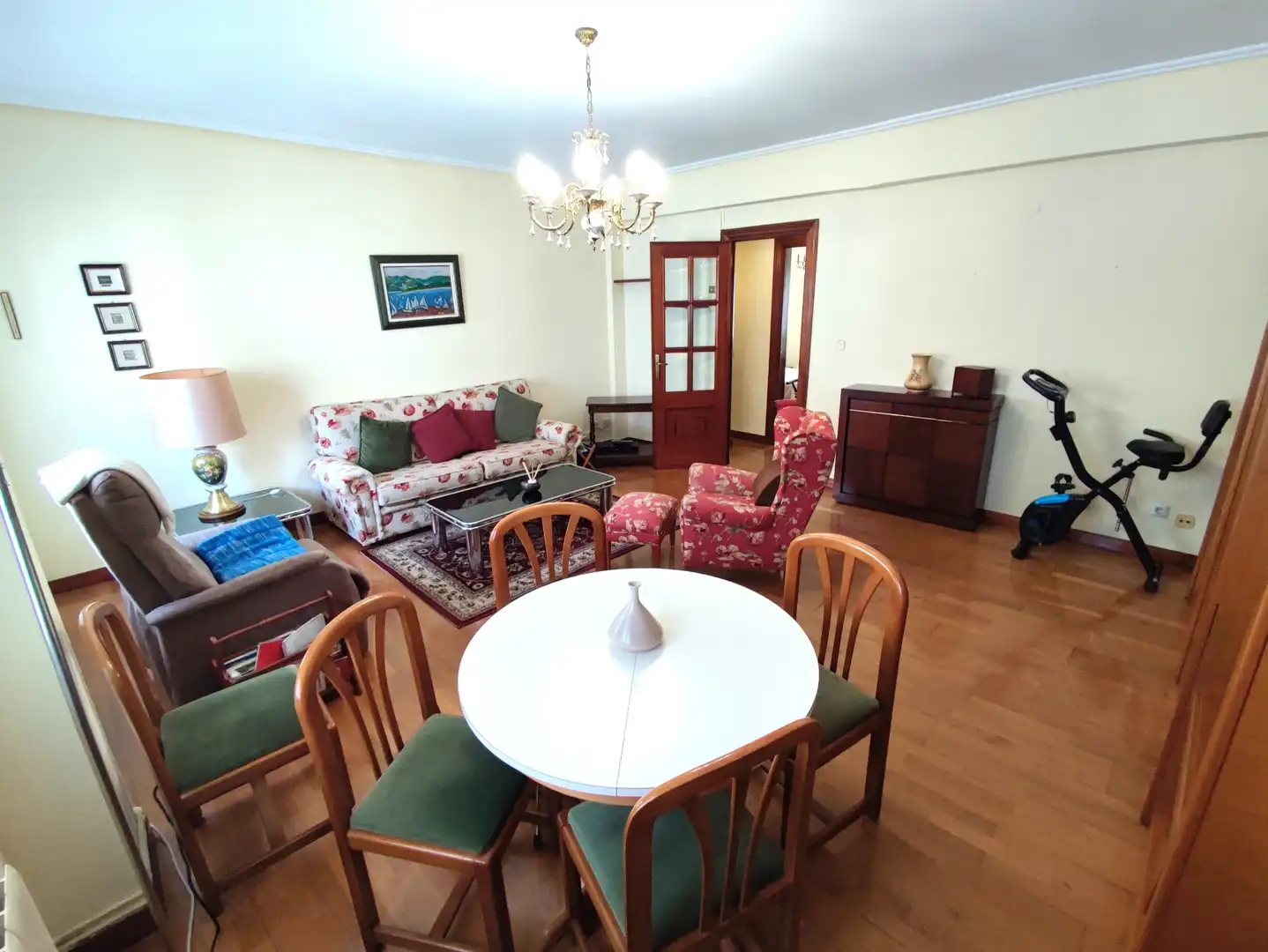 Sala d'estar de Pis en venda en Vitoria - Gasteiz amb Traster i Moblat