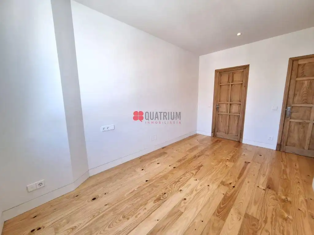 Habitación de Piso de alquiler en Santiago de Compostela  con Calefacción