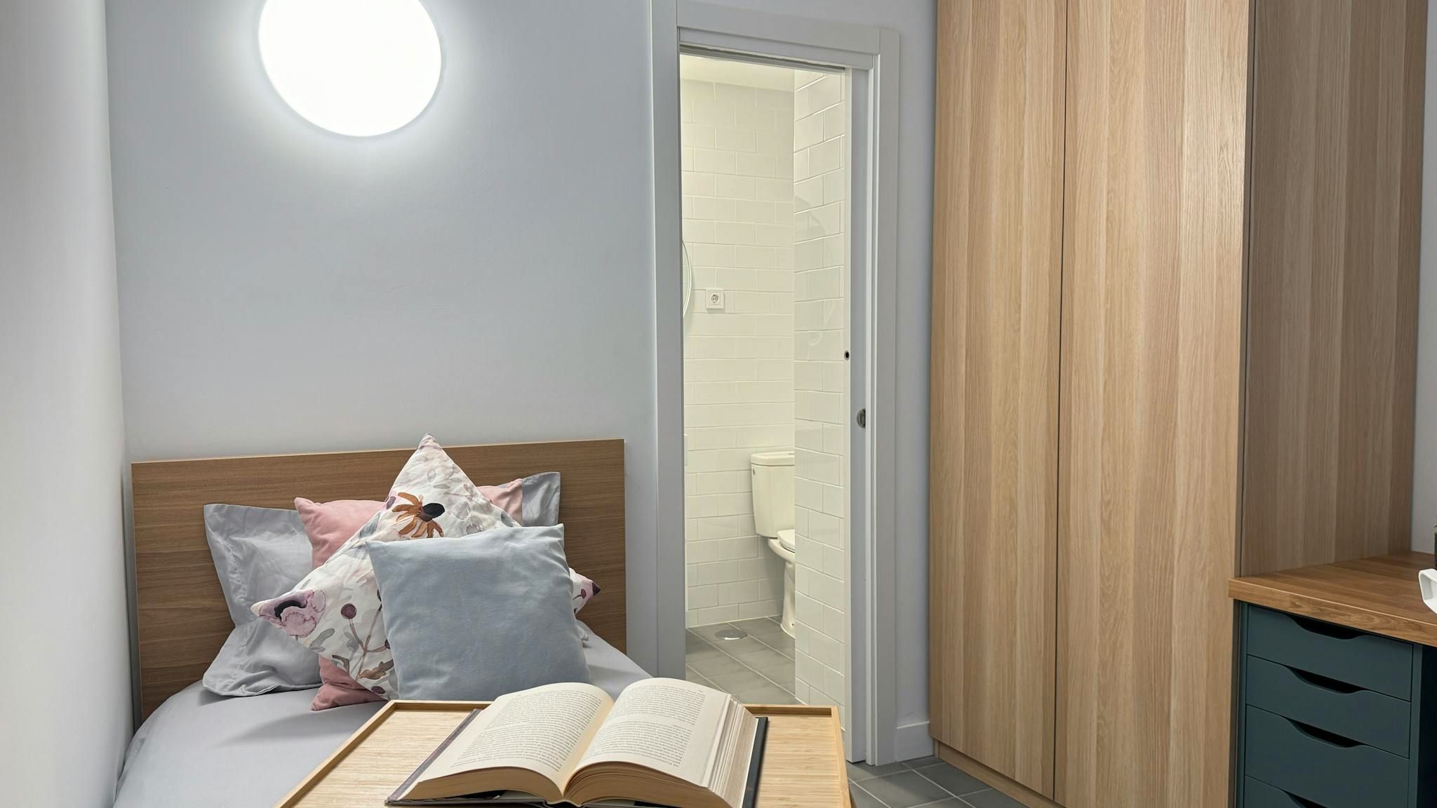 Bedroom of Flat to share in  Madrid Capital  with Air Conditioner, Furnished and Internet