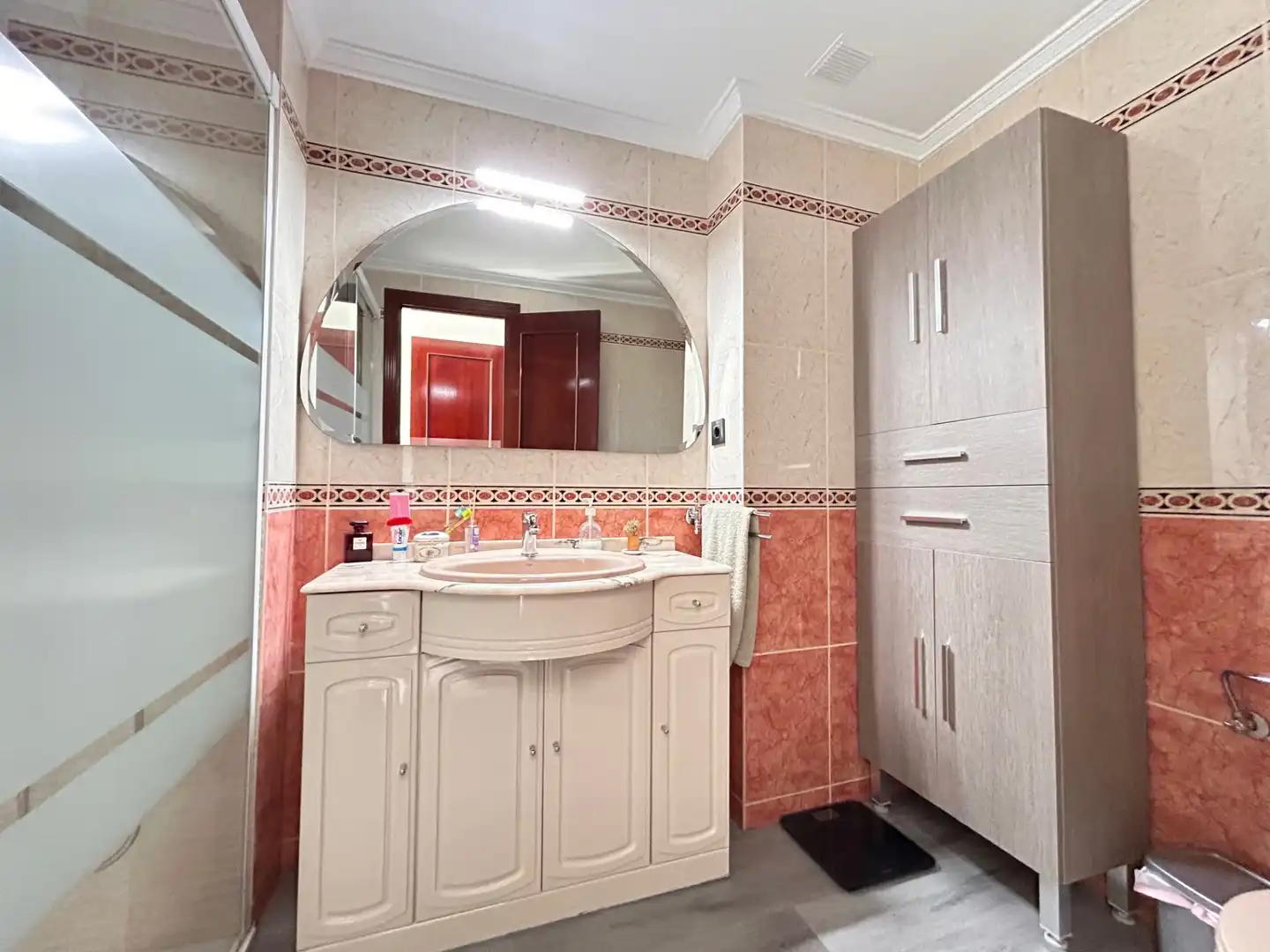 Baño de Piso en venta en Reus con Amueblado, Horno y Lavadora