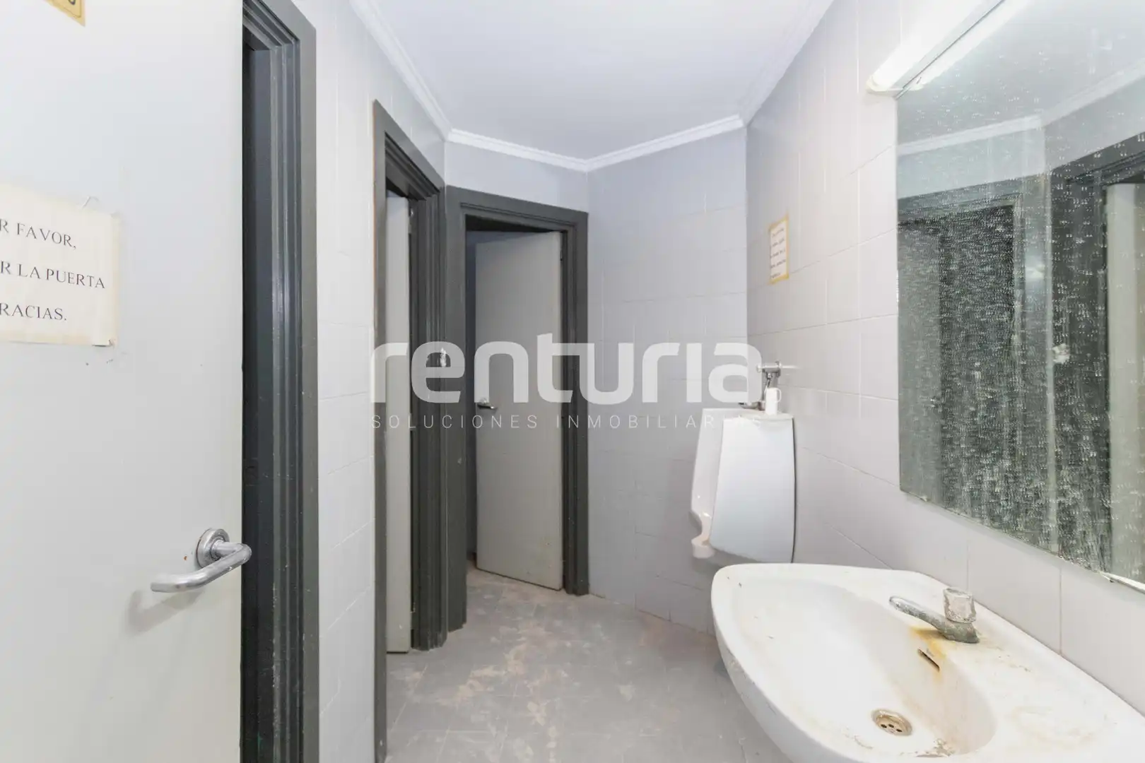 Baño de Local de alquiler en Valencia con Aire acondicionado
