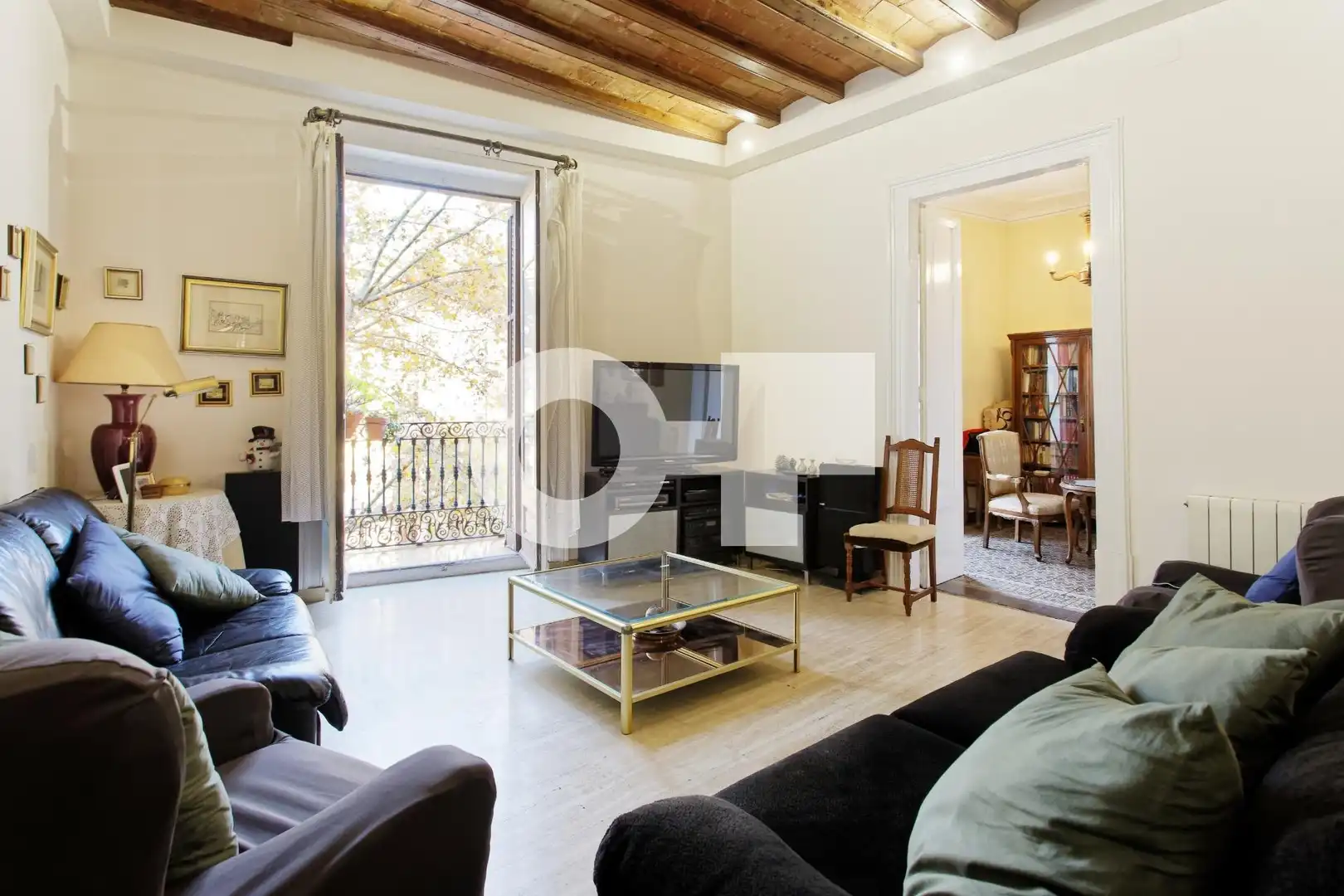Sala d'estar de Apartament en venda en Barcelona amb Terrassa, Moblat i Balcó