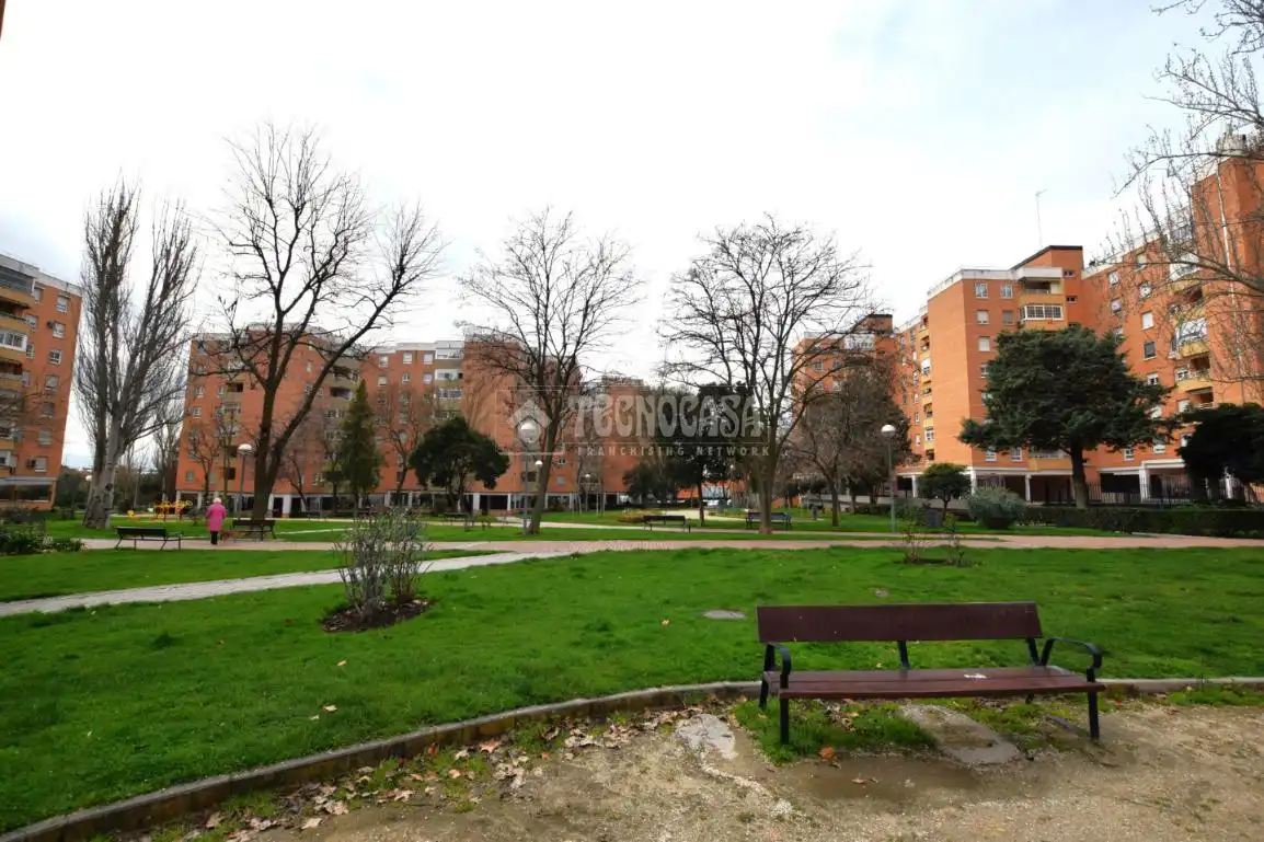 Vista exterior de Pis en venda en Fuenlabrada amb Aire condicionat i Calefacció