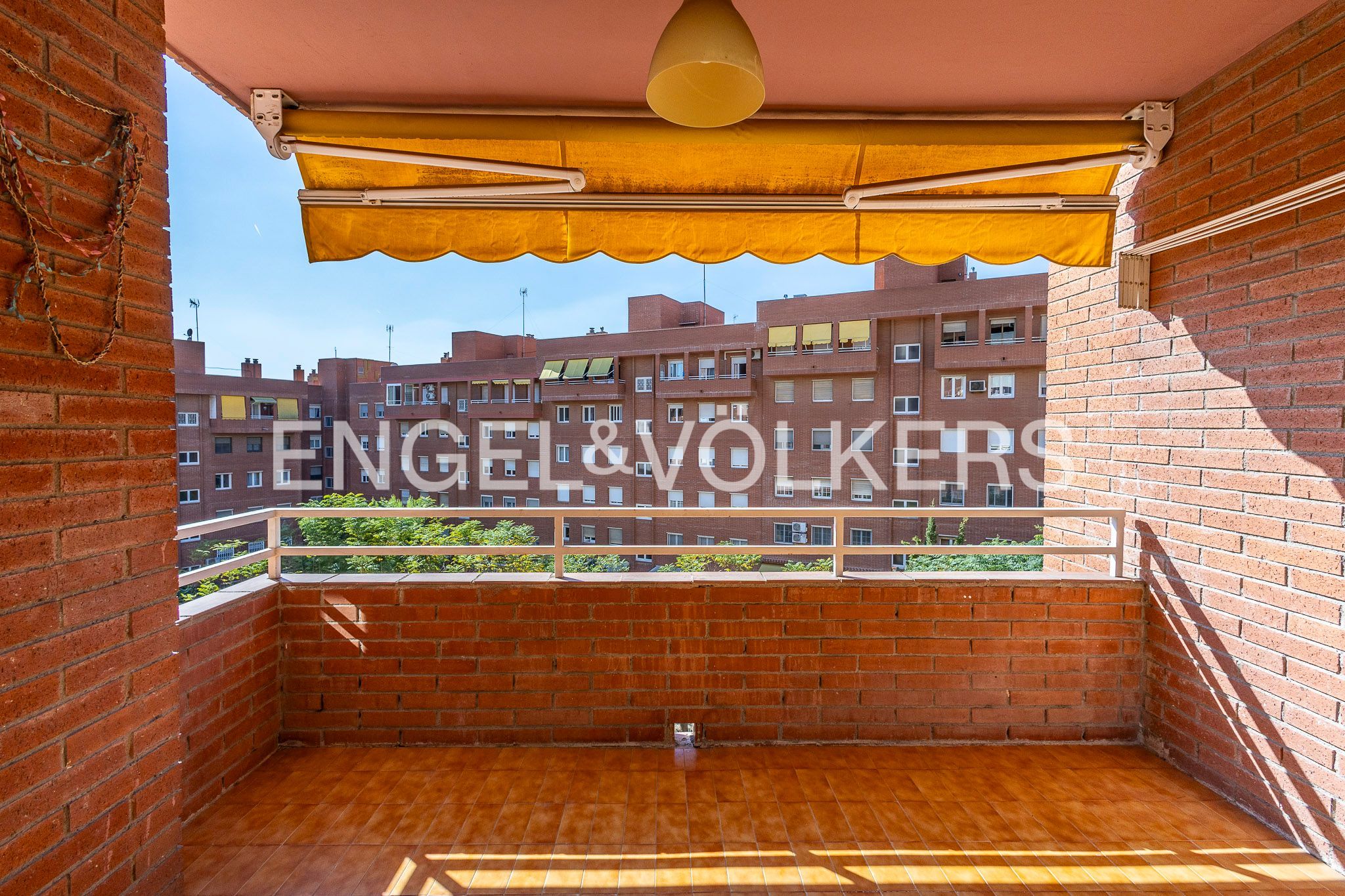 Terrassa de Apartament en venda en Sant Joan Despí amb Aire condicionat, Calefacció i Parquet