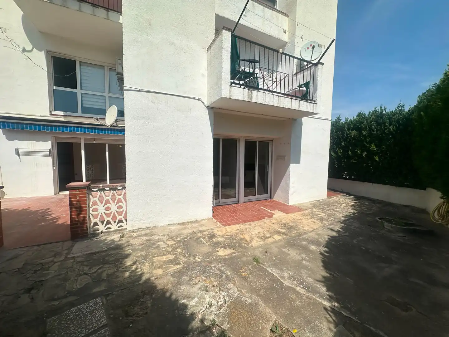 Vista exterior de Planta baixa en venda en Vandellòs i l'Hospitalet de l'Infant amb Jardí privat i Forn