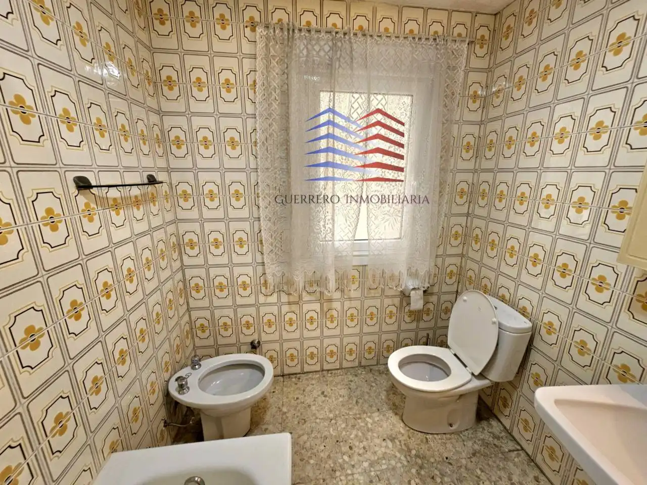 Bathroom of Flat for rent in Ourense Capital   with Heating, Furnished and Balcony