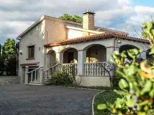 Villa con terrazza in vendita a Avinguda de les Flors