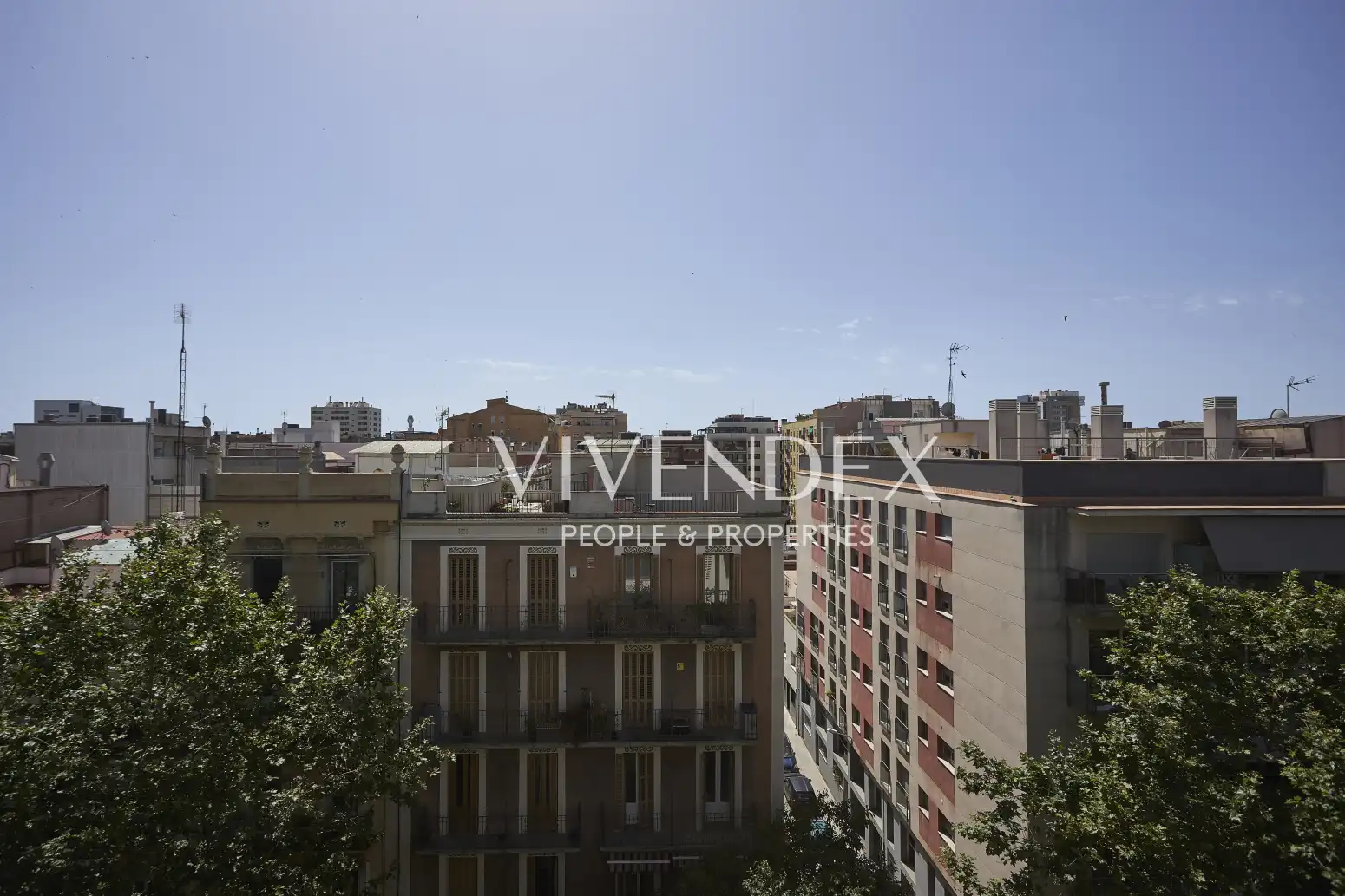 Vista exterior de Ático en venta en Barcelona con Calefacción y Terraza