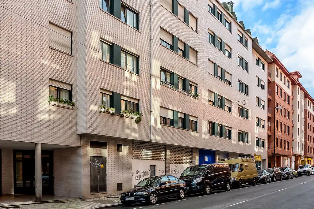 Außenansicht von Geschaftsraum zum Verkauf in Oviedo 