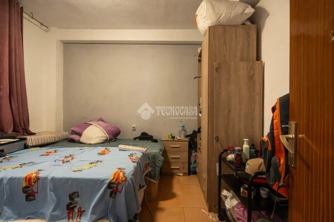 Bedroom of Flat for sale in Granada  with Balcony