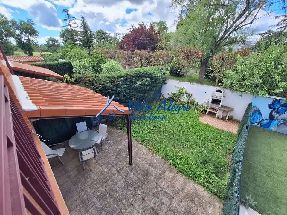 Garten von Einfamilien-Reihenhaus zum Verkauf in Santo Domingo de la Calzada mit Heizung, Privatgarten und Terrasse