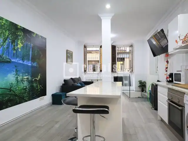 Vista exterior de Piso en venta en Madrid con Calefacción y Amueblado