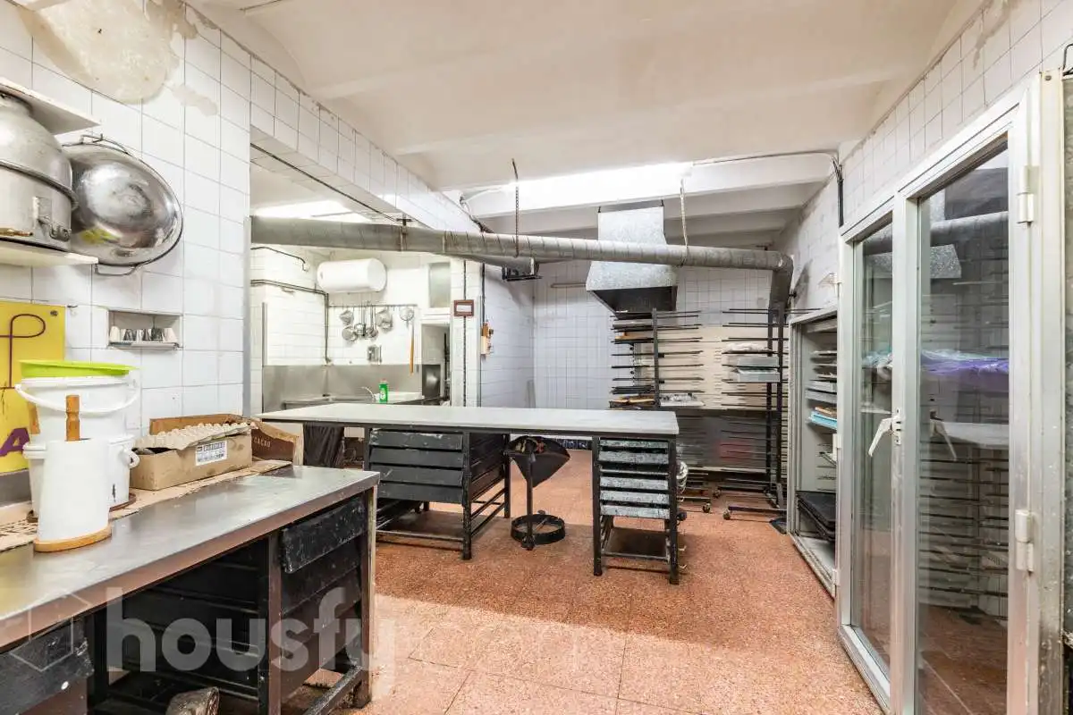 Kitchen of Commercial properties for sale in Barcelona  with Air Conditioner and Furnished