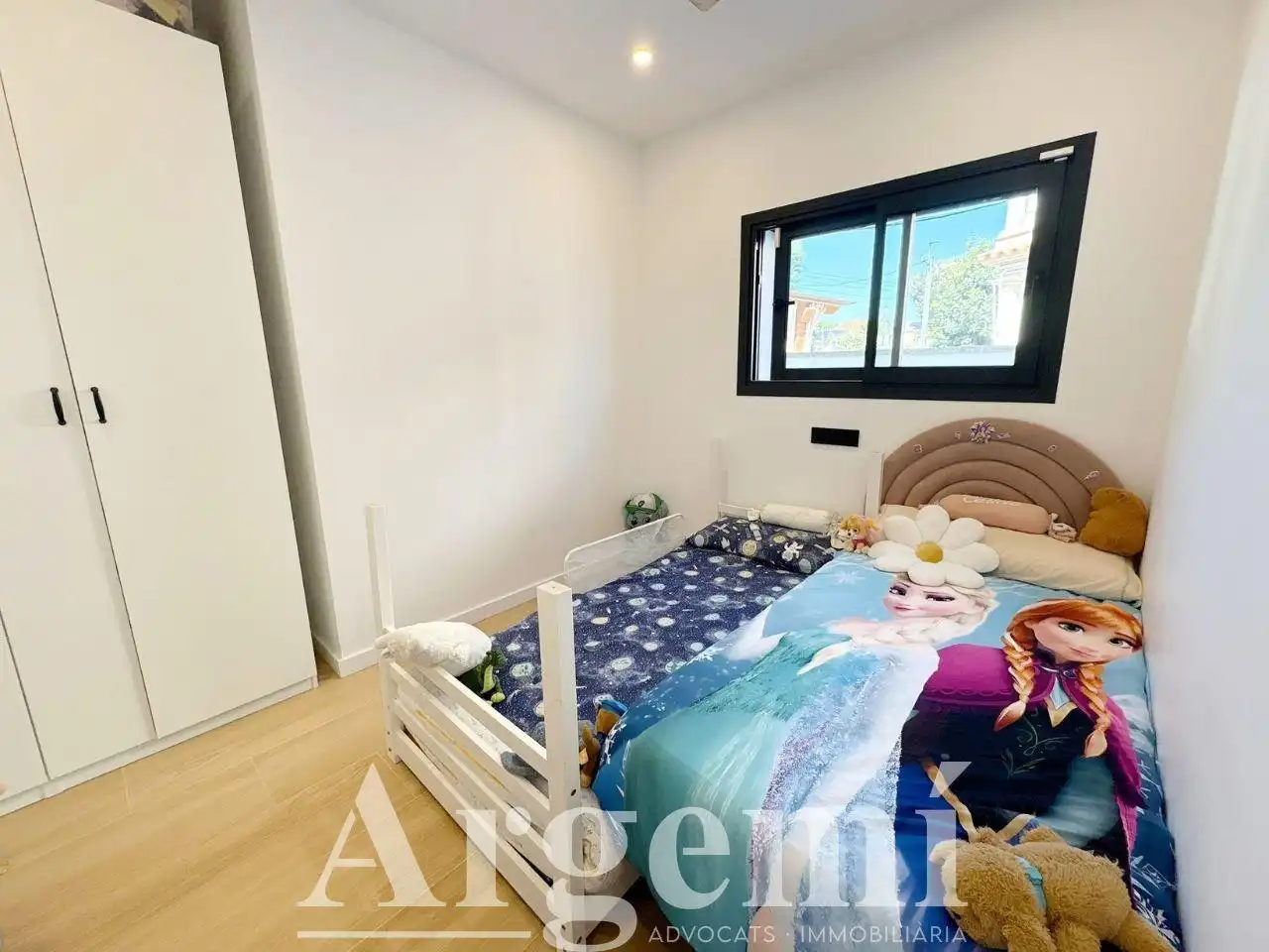 Habitación de Casa o chalet en venta en Santa Perpètua de Mogoda con Aire acondicionado, Jardín privado y Piscina