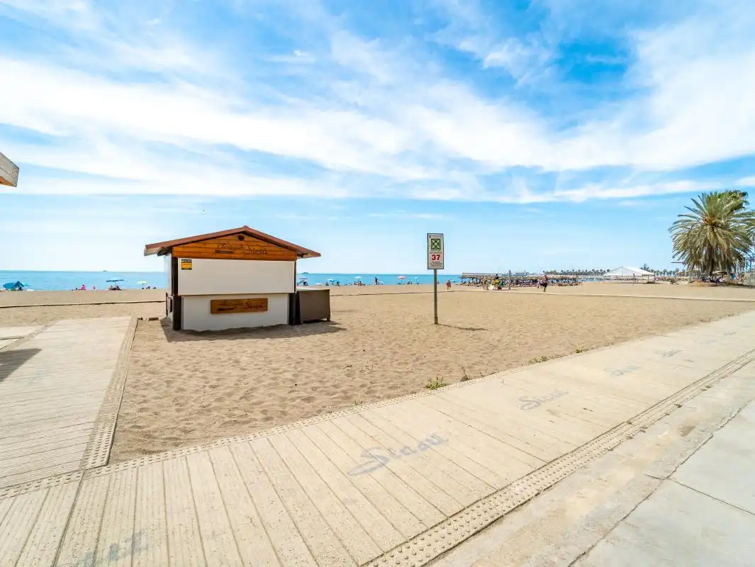 Außenansicht von Wohnung zur Miete in Málaga mit Klimaanlage, Heizung und Terrasse