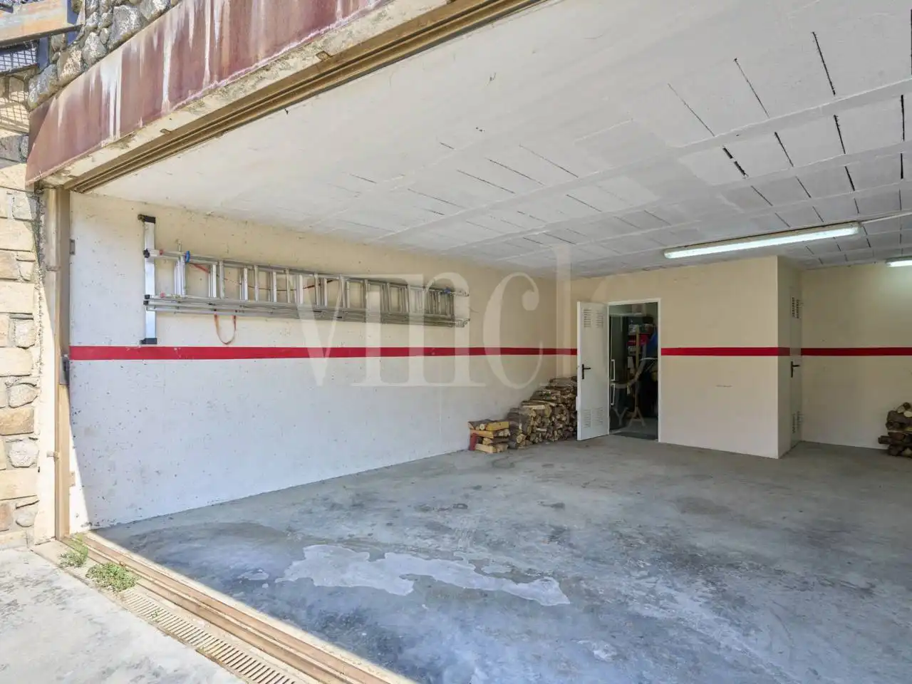 Casa adosada en venta en Montellà i Martinet con Calefacción, Parquet y Terraza