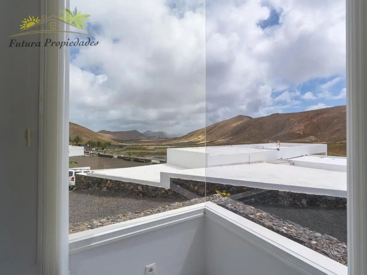 Vista exterior de Casa o xalet en venda en Yaiza amb Aire condicionat
