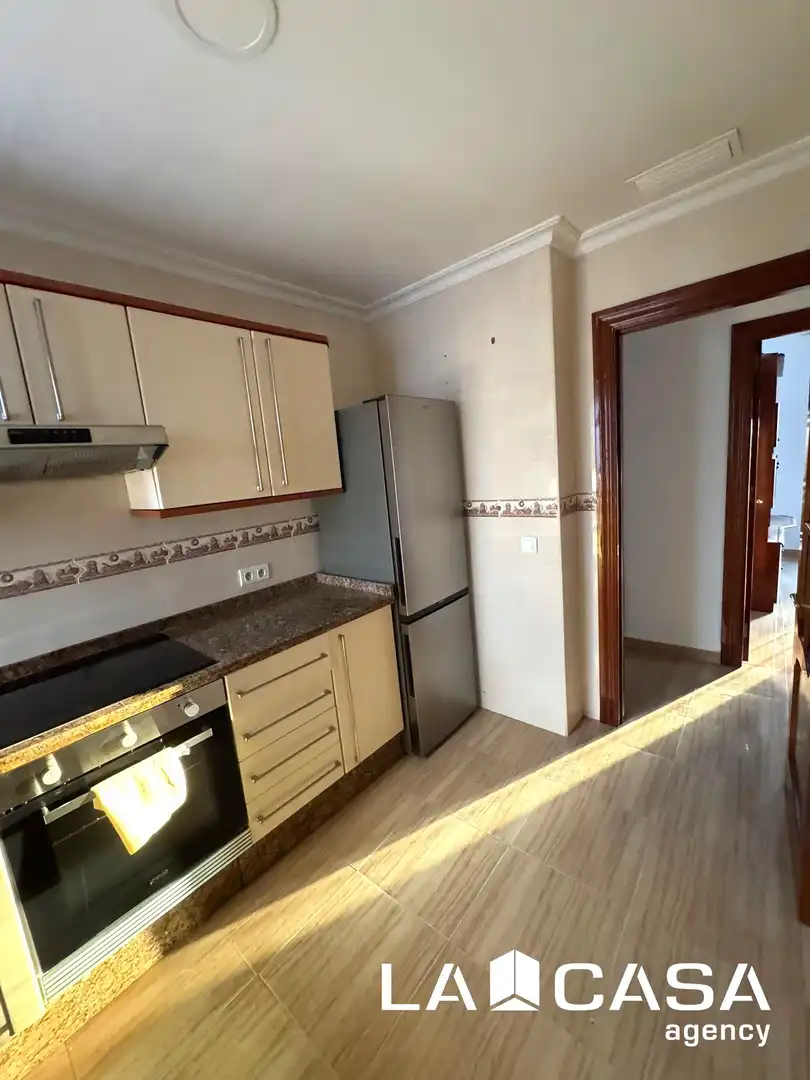 Flat with terrace to rent in San Pablo - Santa Justa, imagen 4