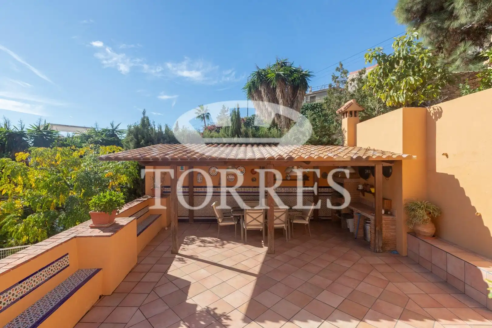 Vista exterior de Casa o xalet en venda en Málaga amb Aire condicionat, Calefacció i Jardí privat