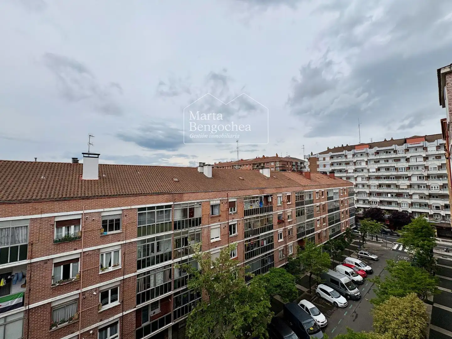 Vista exterior de Pis en venda en Vitoria - Gasteiz amb Calefacció, Terrassa i Traster