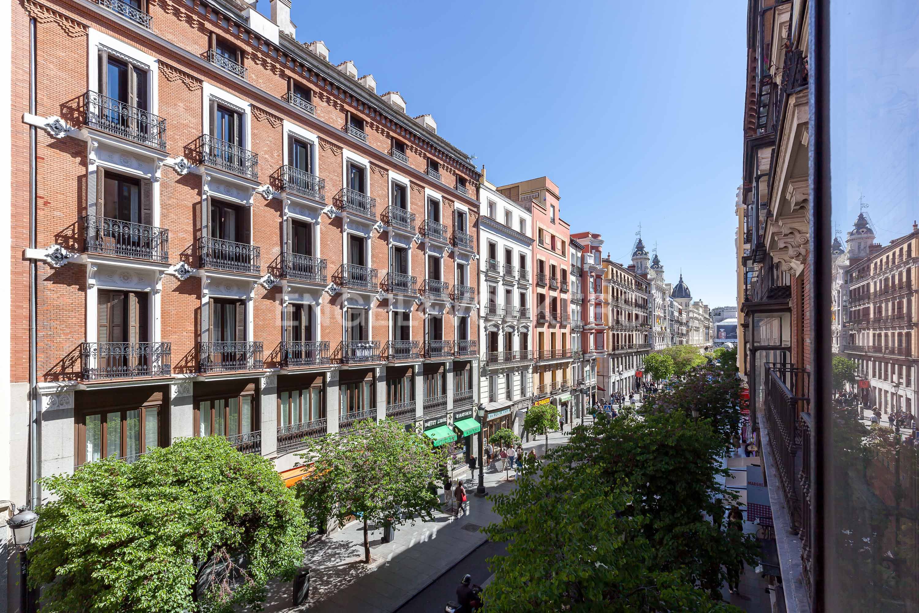 Exterior view of Apartment to rent in  Madrid Capital  with Air Conditioner, Heating and Furnished