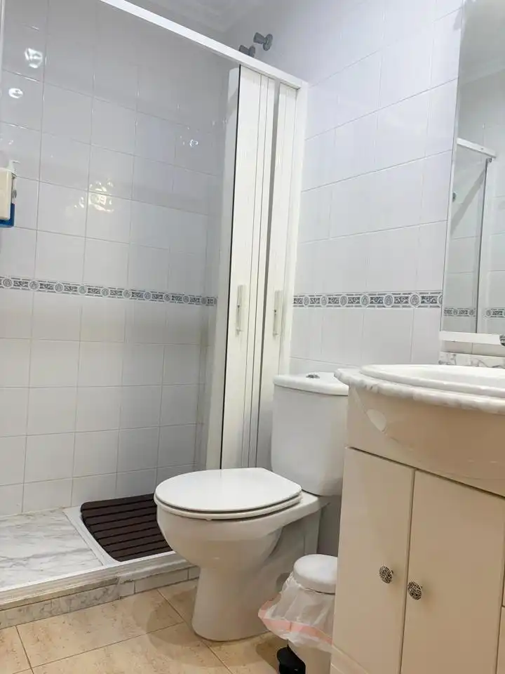 Badezimmer von Haus oder Chalet zur Miete in Santa Pola mit Klimaanlage, Terrasse und Balkon
