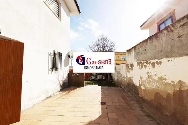 Vista exterior de Casa o xalet en venda en Burujón amb Calefacció, Terrassa i Traster