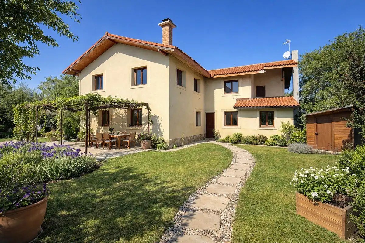House with terrace for sale in Calle Camino Viejo del Casar, imagen 2