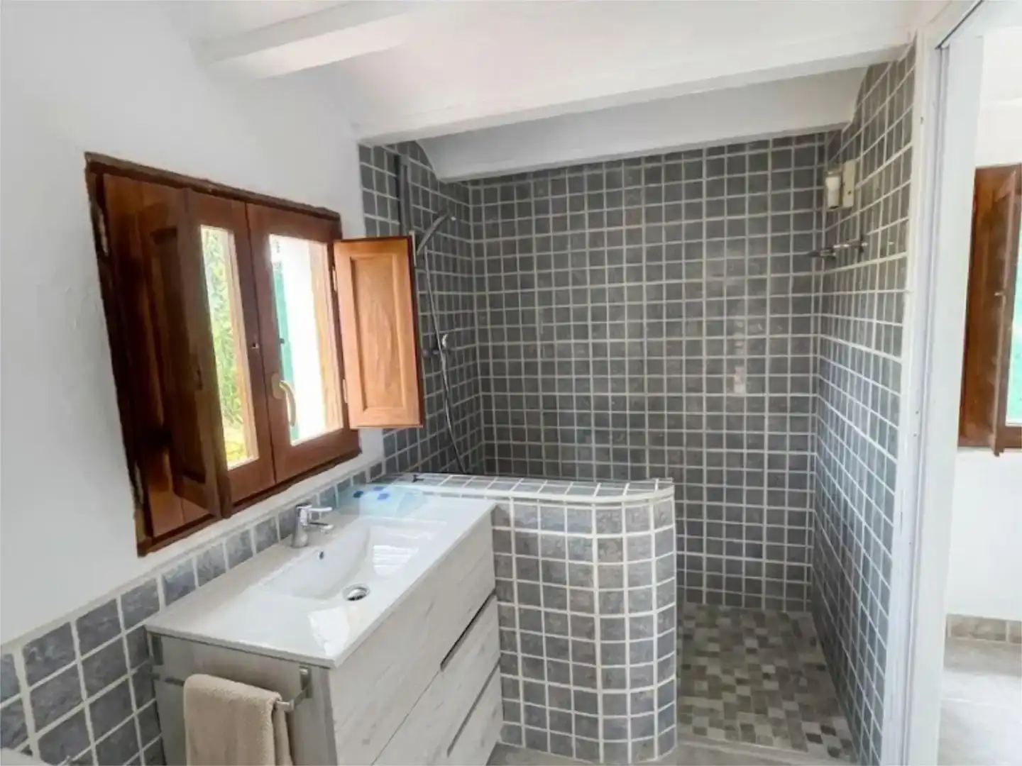 Baño de Piso en venta en L'Ametlla de Mar  con Aire acondicionado, Jardín privado y Trastero