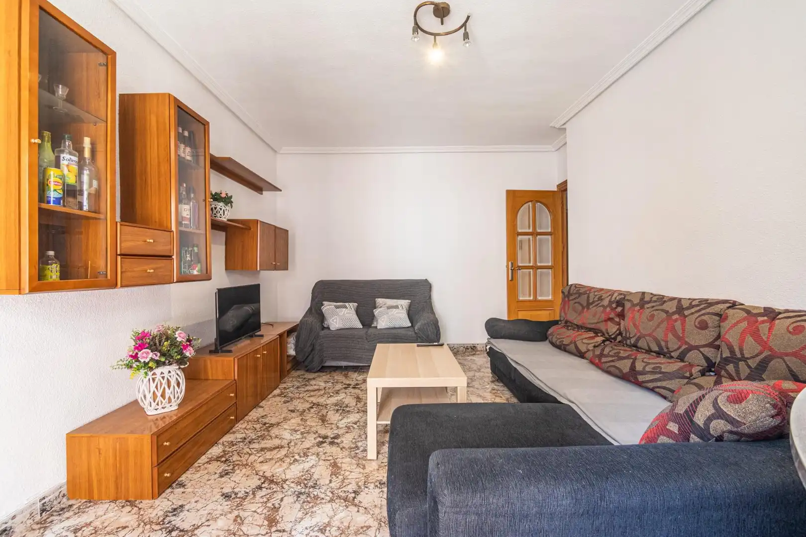 Sala d'estar de Pis en venda en Elche / Elx amb Aire condicionat, Moblat i Balcó