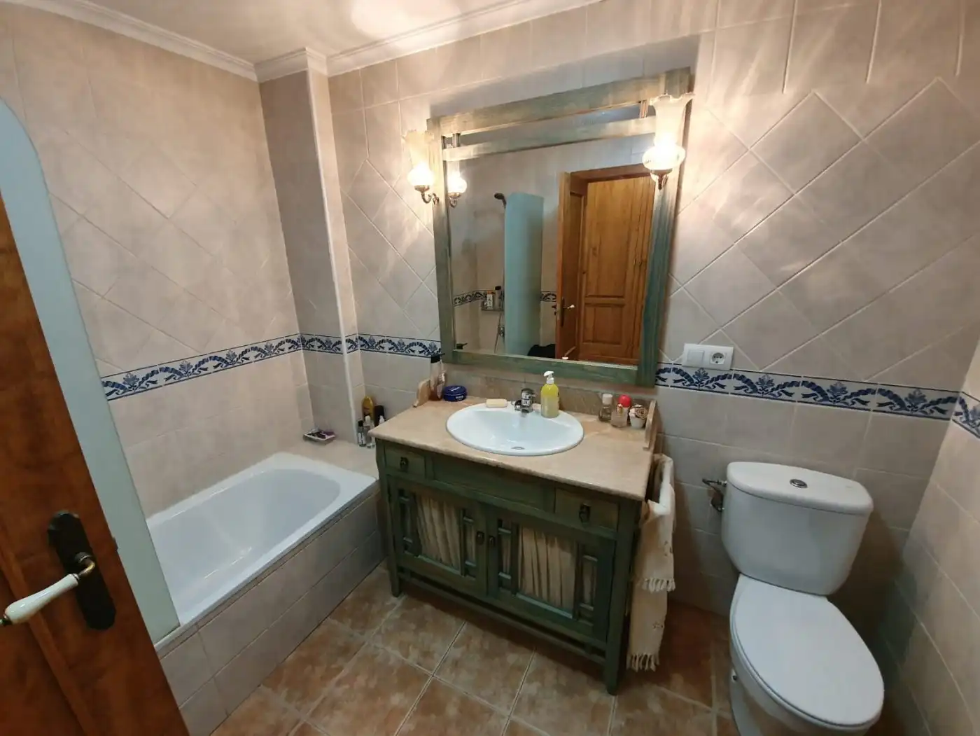 Badezimmer von Einfamilien-Reihenhaus zum Verkauf in El Pinós / Pinoso mit Möbliert