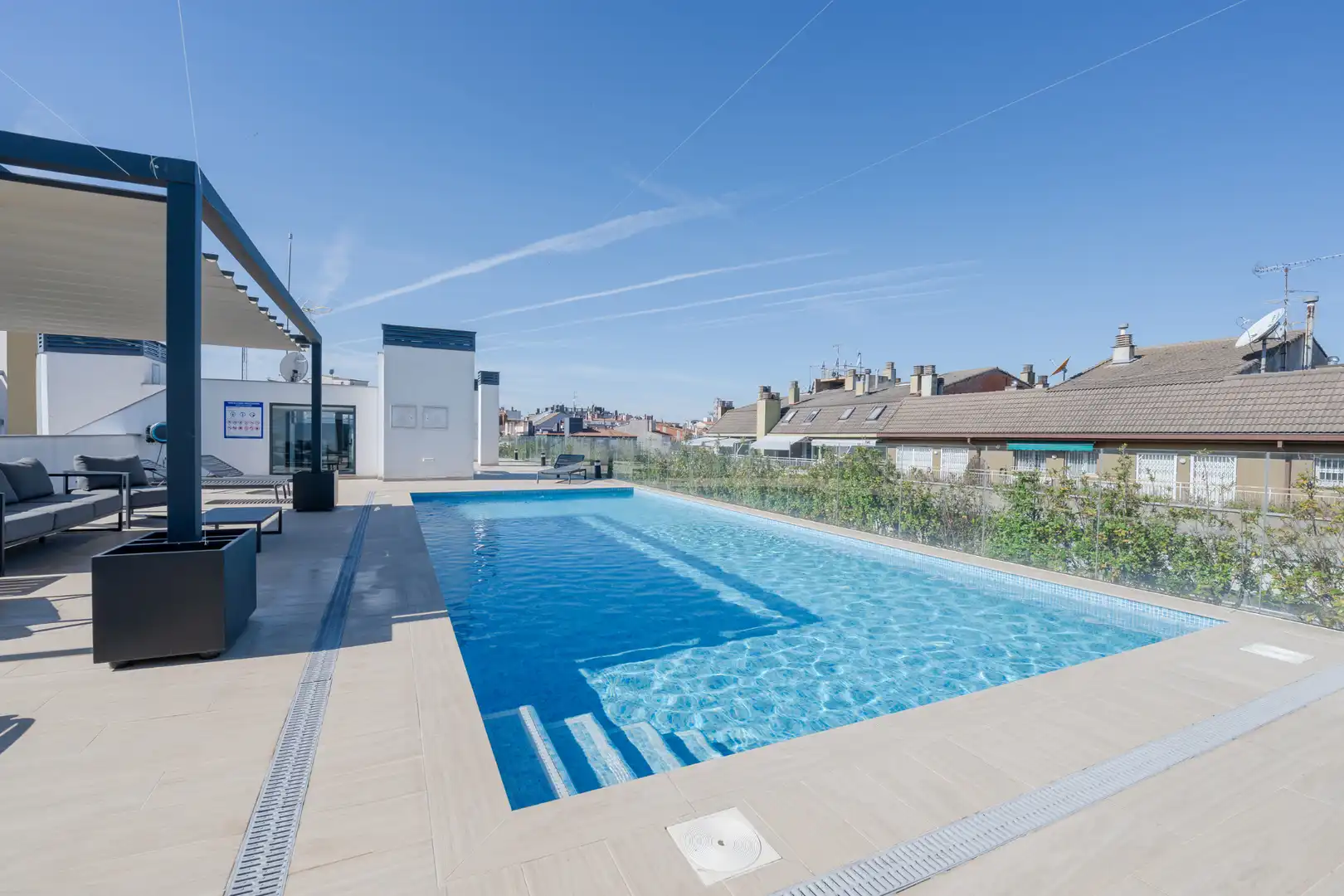 Swimming pool of Flat for sale in Girona  with Air Conditioner, Heating and Parquet flooring