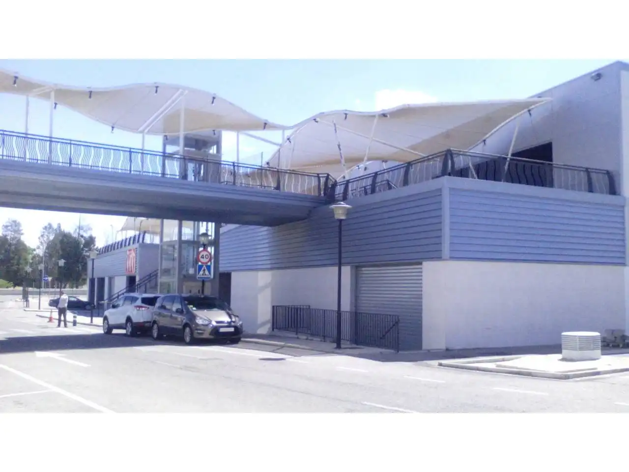 Exterior view of Commercial properties for rent in Pinto  with Alarm