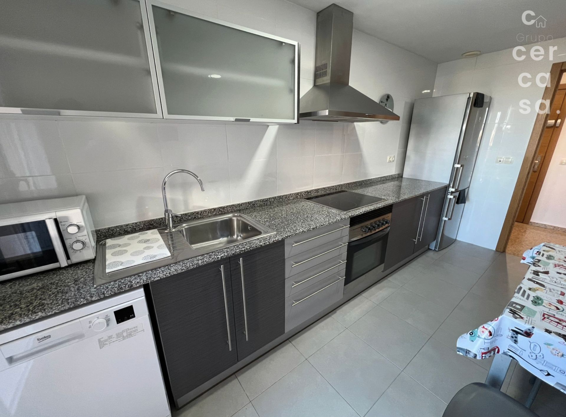 Kitchen of Flat to rent in  Valencia Capital  with Air Conditioner, Furnished and Oven