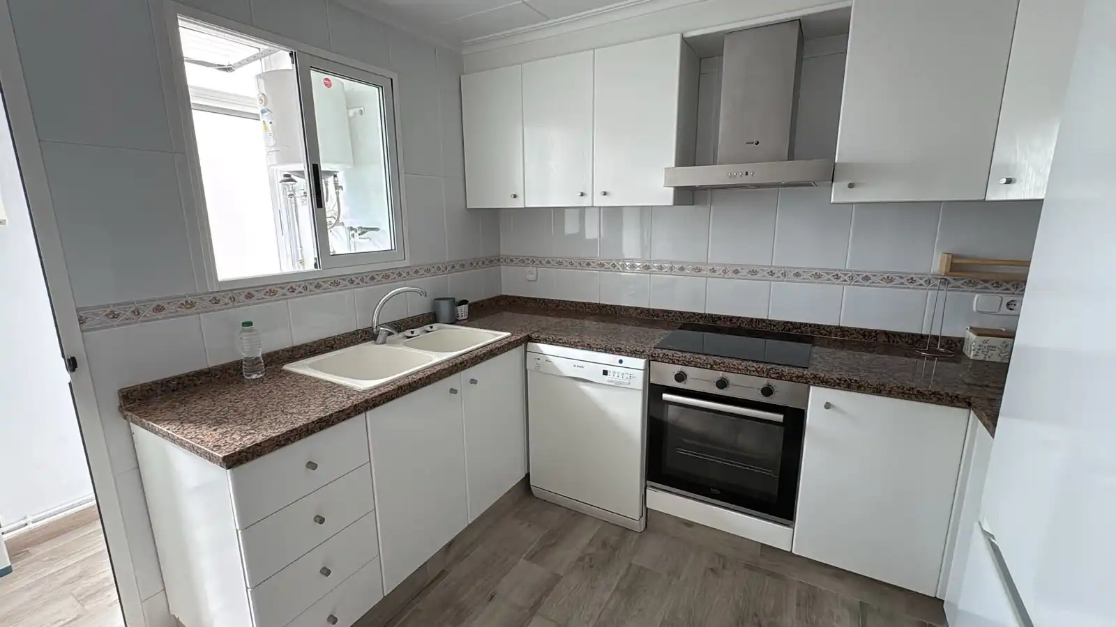 Cocina de Piso de alquiler en Sueca con Aire acondicionado y Amueblado