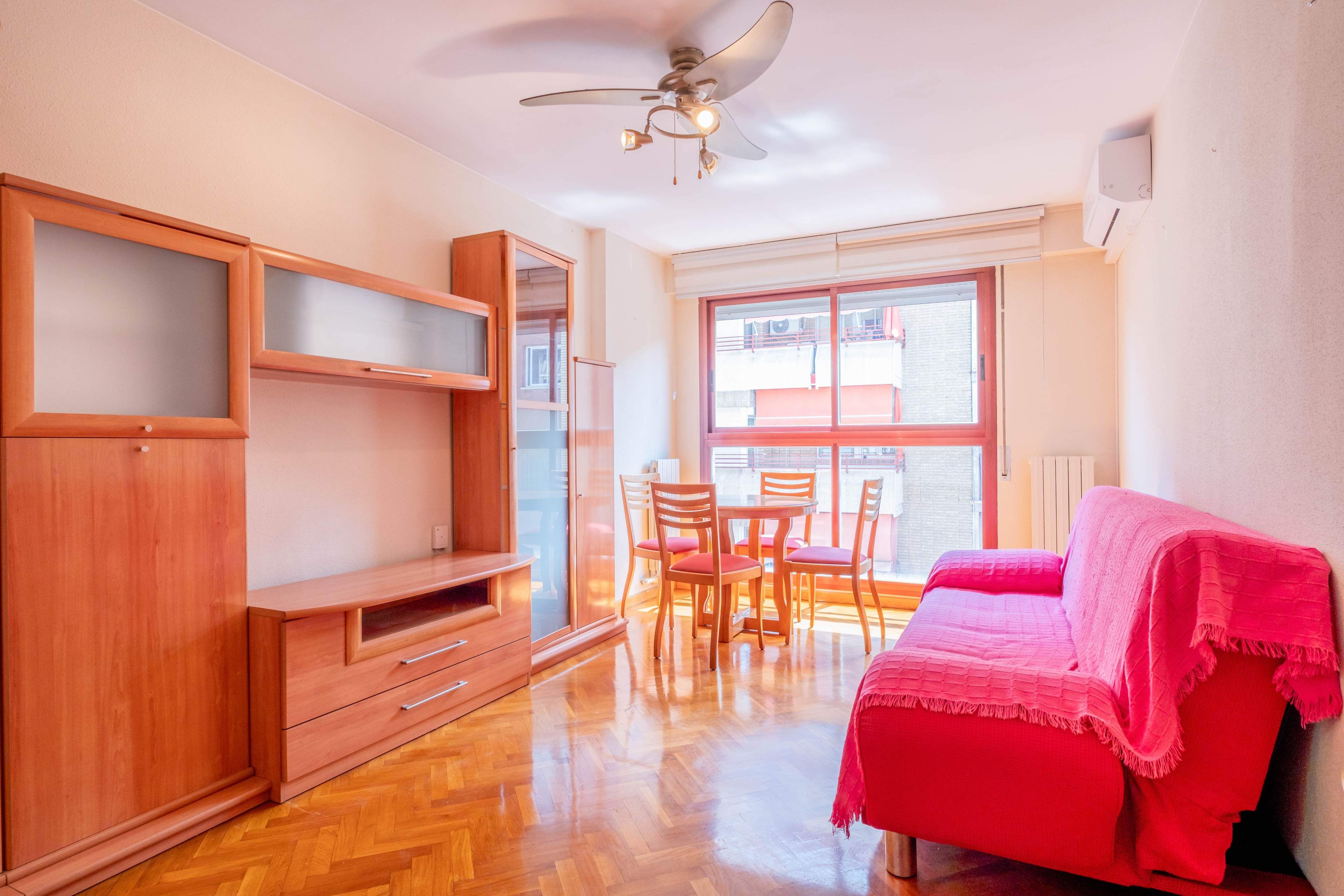 Sala d'estar de Apartament en venda en  Zaragoza Capital amb Aire condicionat i Calefacció