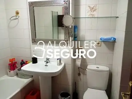 Bathroom of Flat for rent in Miranda de Ebro  with Heating and Furnished