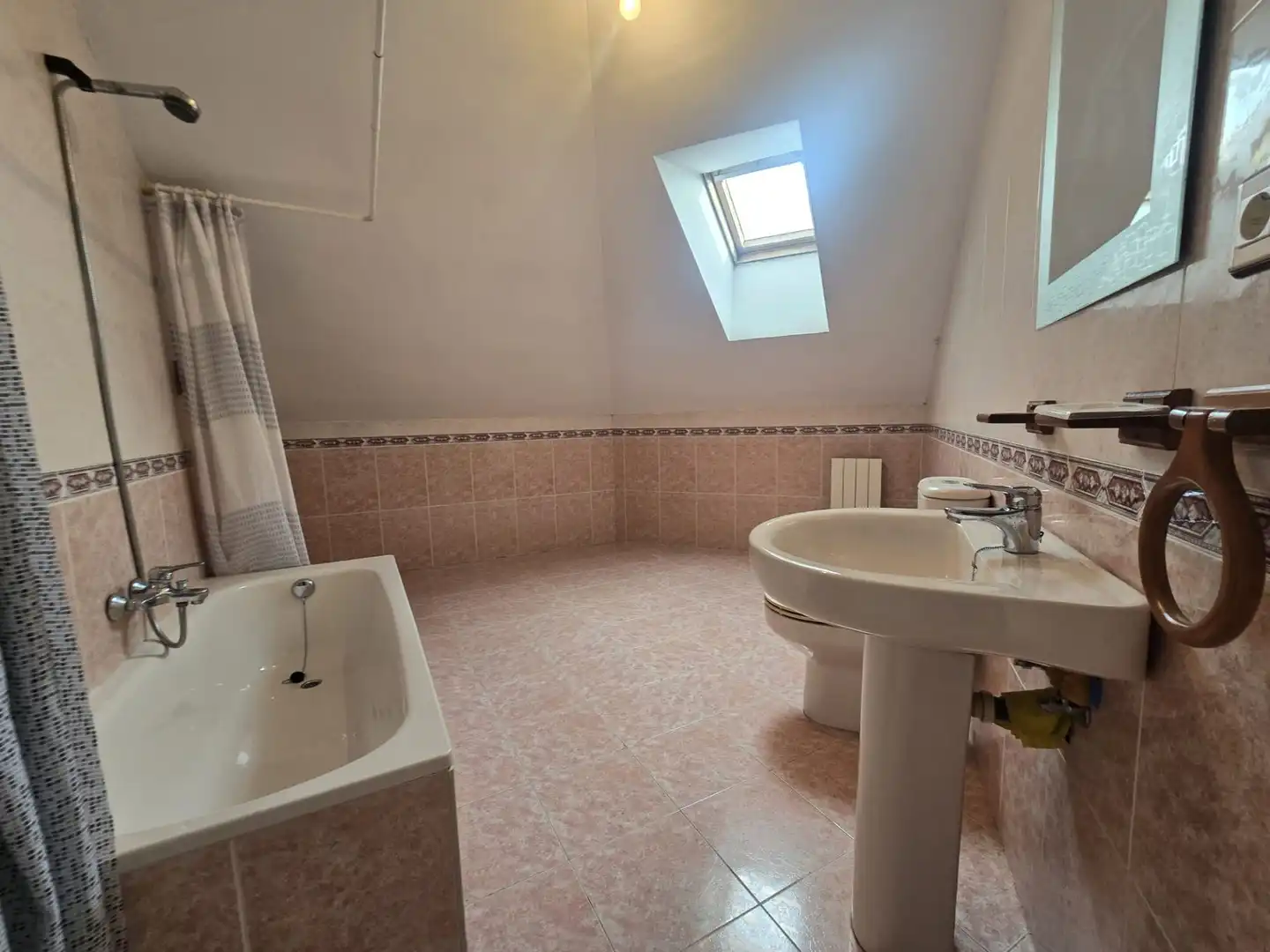 Baño de Dúplex en venta en Villamediana de Iregua con Calefacción y Amueblado
