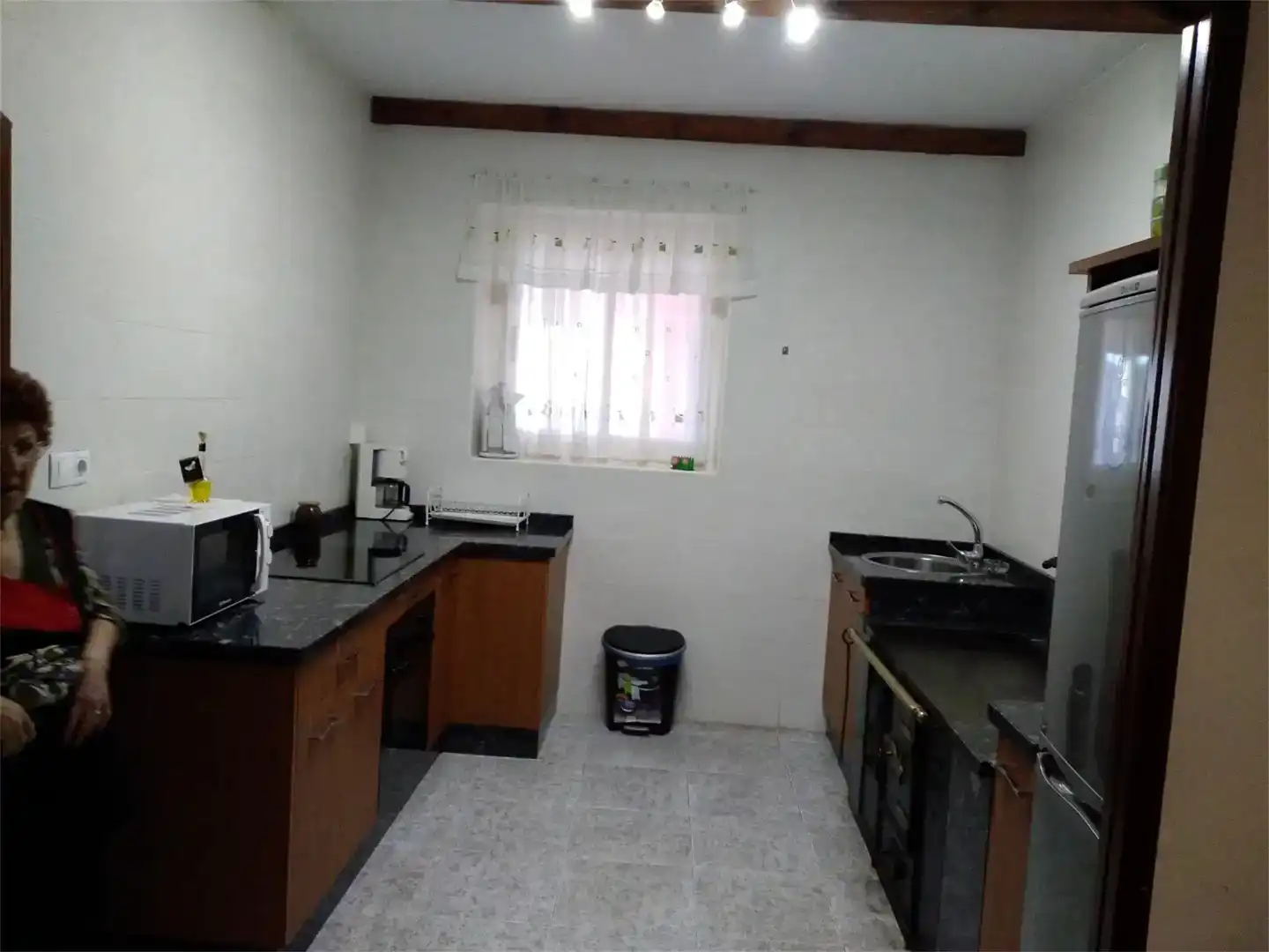 Cuina de Casa o xalet en venda en Villagatón amb Jardí privat, Traster i Moblat