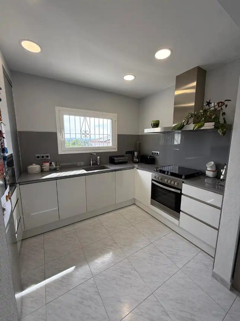 Cocina de Casa o chalet en venta en L'Escala con Aire acondicionado, Calefacción y Jardín privado
