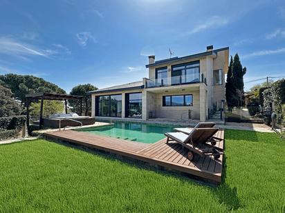 Swimming pool of House or chalet for sale in Galapagar  with Air Conditioner, Heating and Private garden