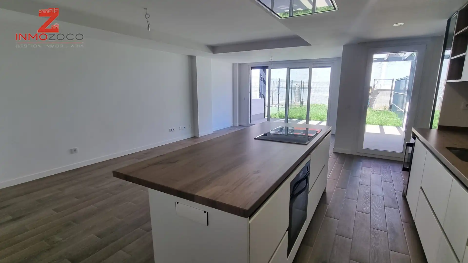 Cocina de Casa adosada en venta en Las Rozas de Madrid con Calefacción, Jardín privado y Terraza