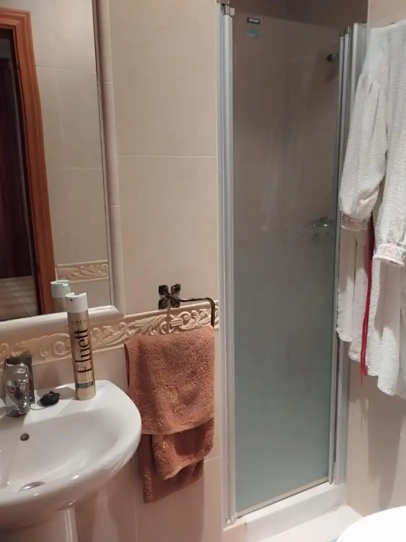 Bany de Casa adosada en venda en Tolox amb Moblat